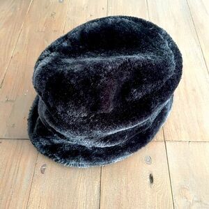 Betmar New York faux fur black hat women one size